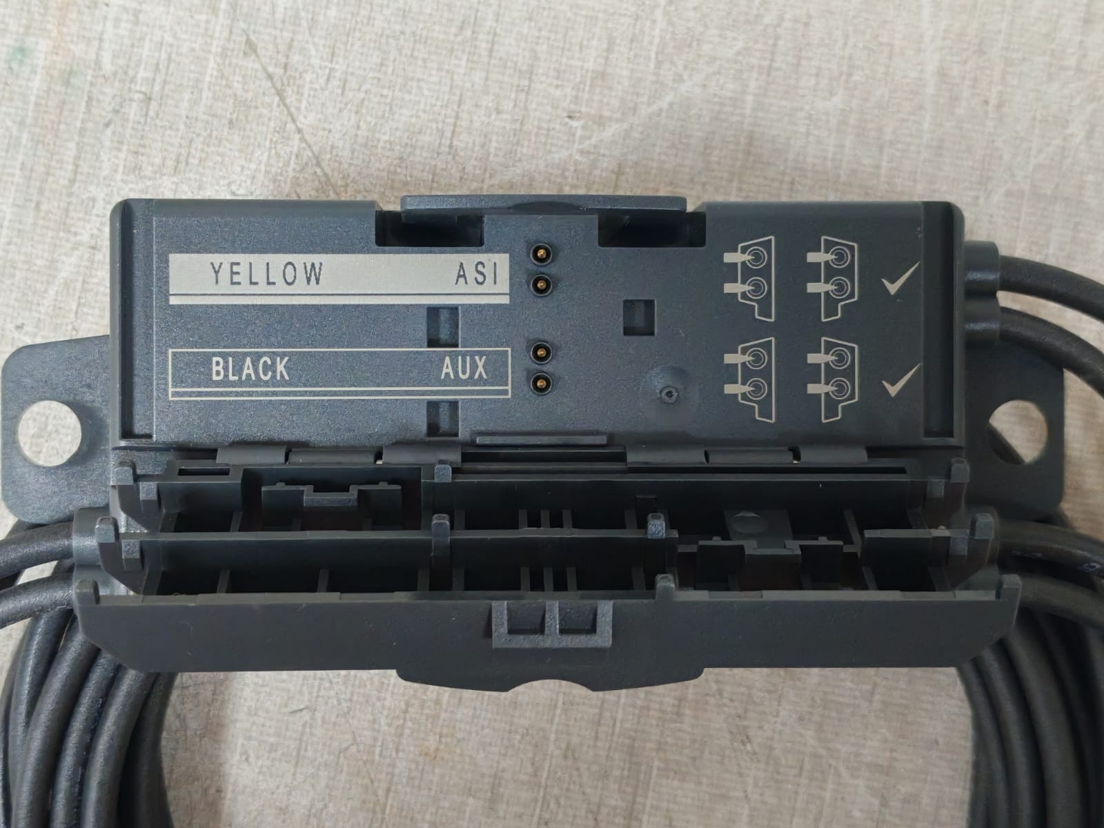 UNKNOWN G20-ZEL/E2L-P1-KNAPP VBA-3E3A-G20-ZEL/E2L-P1-KNAPP AS-Interface I/O module 4001274 3