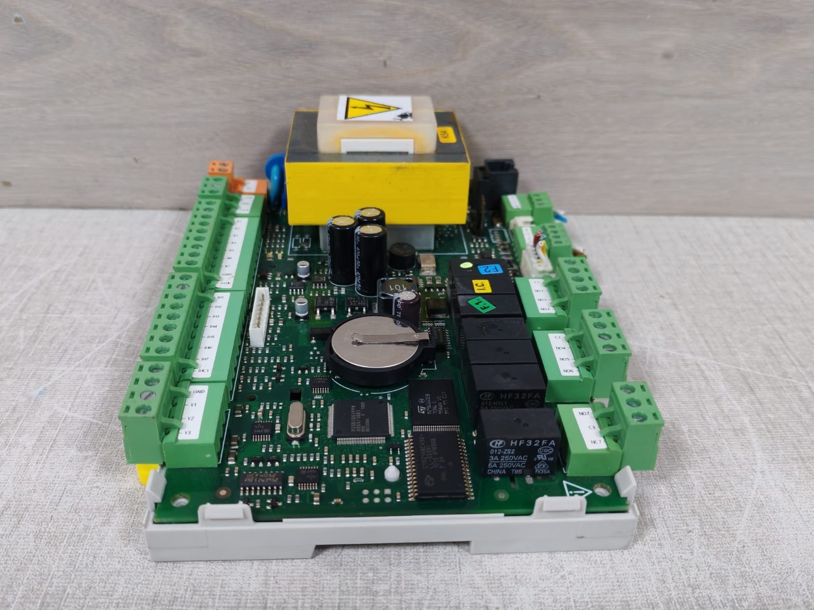 Carel UPCA001DS0 CAREL UPCA001DS0 Programmable Logic Controller 4