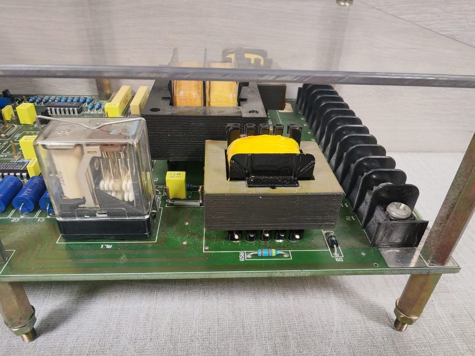 BRUSH CS300 BRUSH ELECTRICAL MACHINES CS300 Synchroniser 4