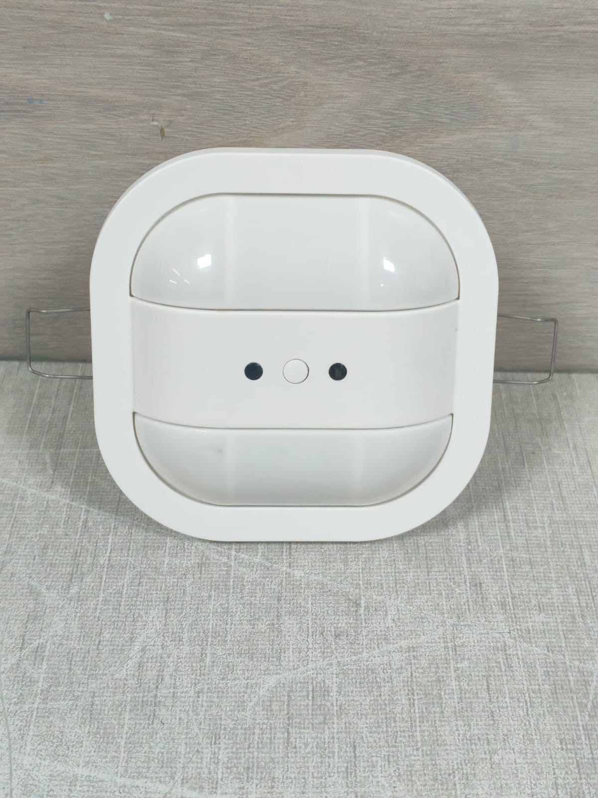 ABB 2CKA006132A0342 ABB 6131/20-24-500 2CKA006132A0342 I-BUS MINI PRESENCE DETECTOR KNX 2