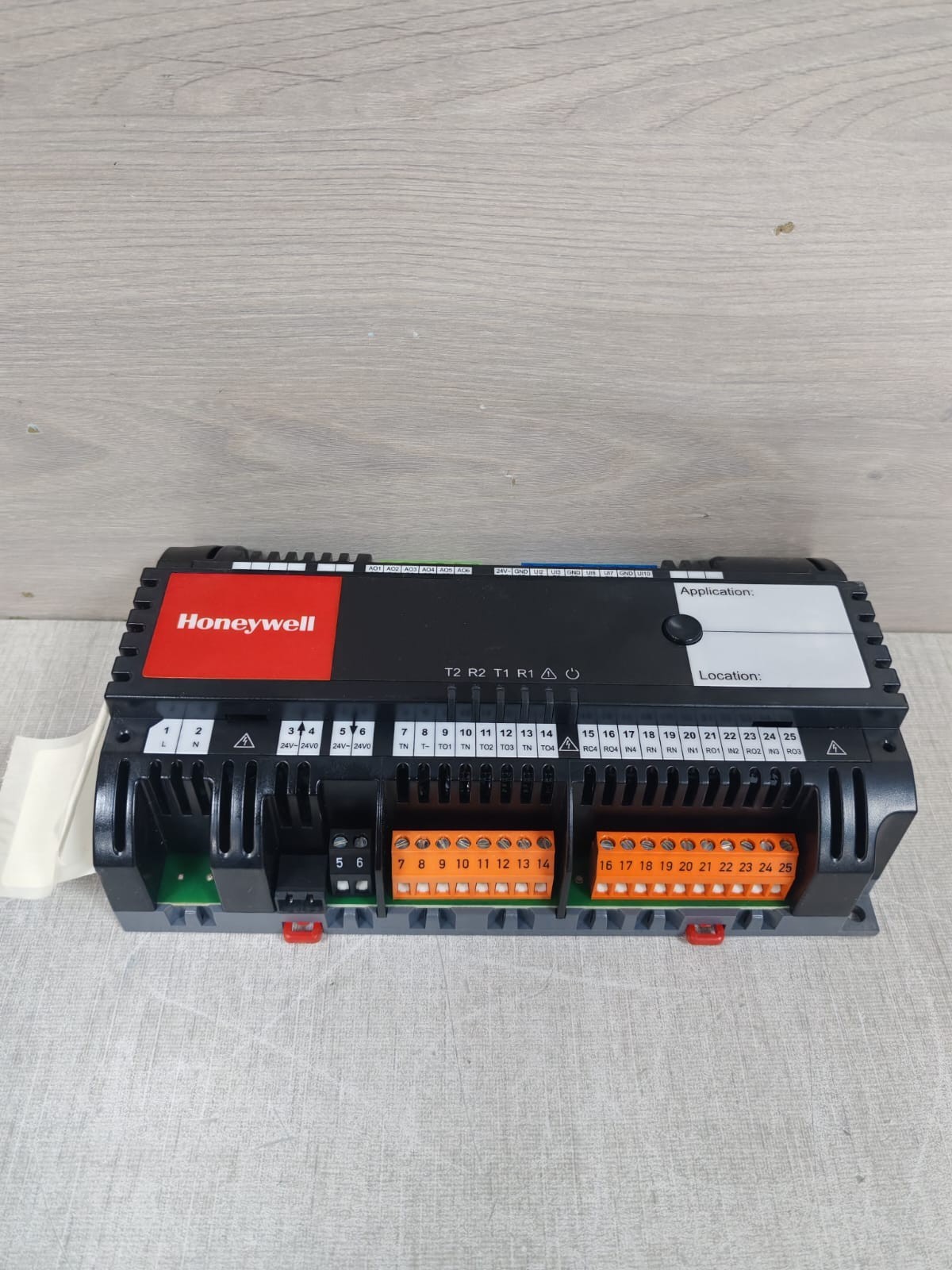 Honeywell HONEYWELL CPO-RL6 HONEYWELL CPO-RL6 6AO, 10UI, 4 RELAYS, 4 TRIACS ROOM CONTROLLER 7