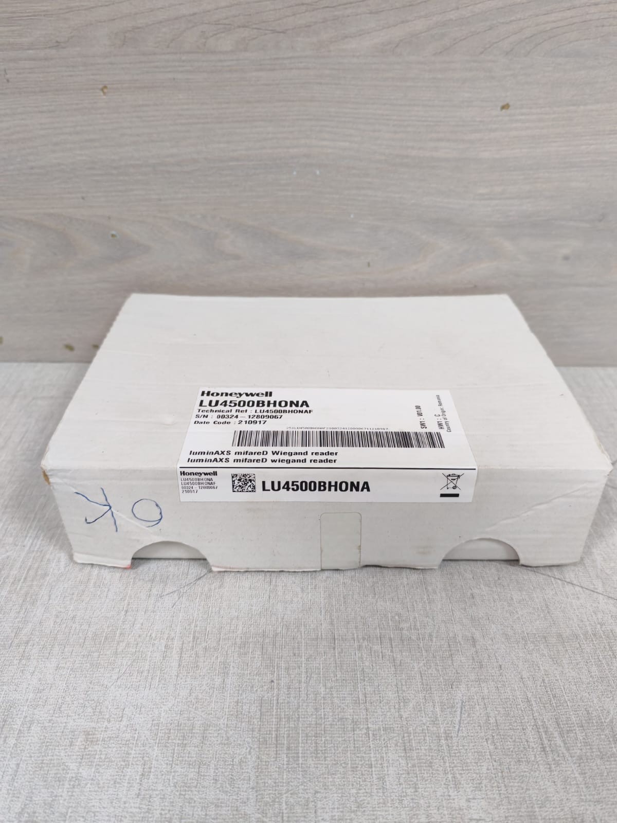 Honeywell LU4500BHONA HONEYWELL LU4500BHONA LUMINAXS MIFARED WIEGAND READER 9