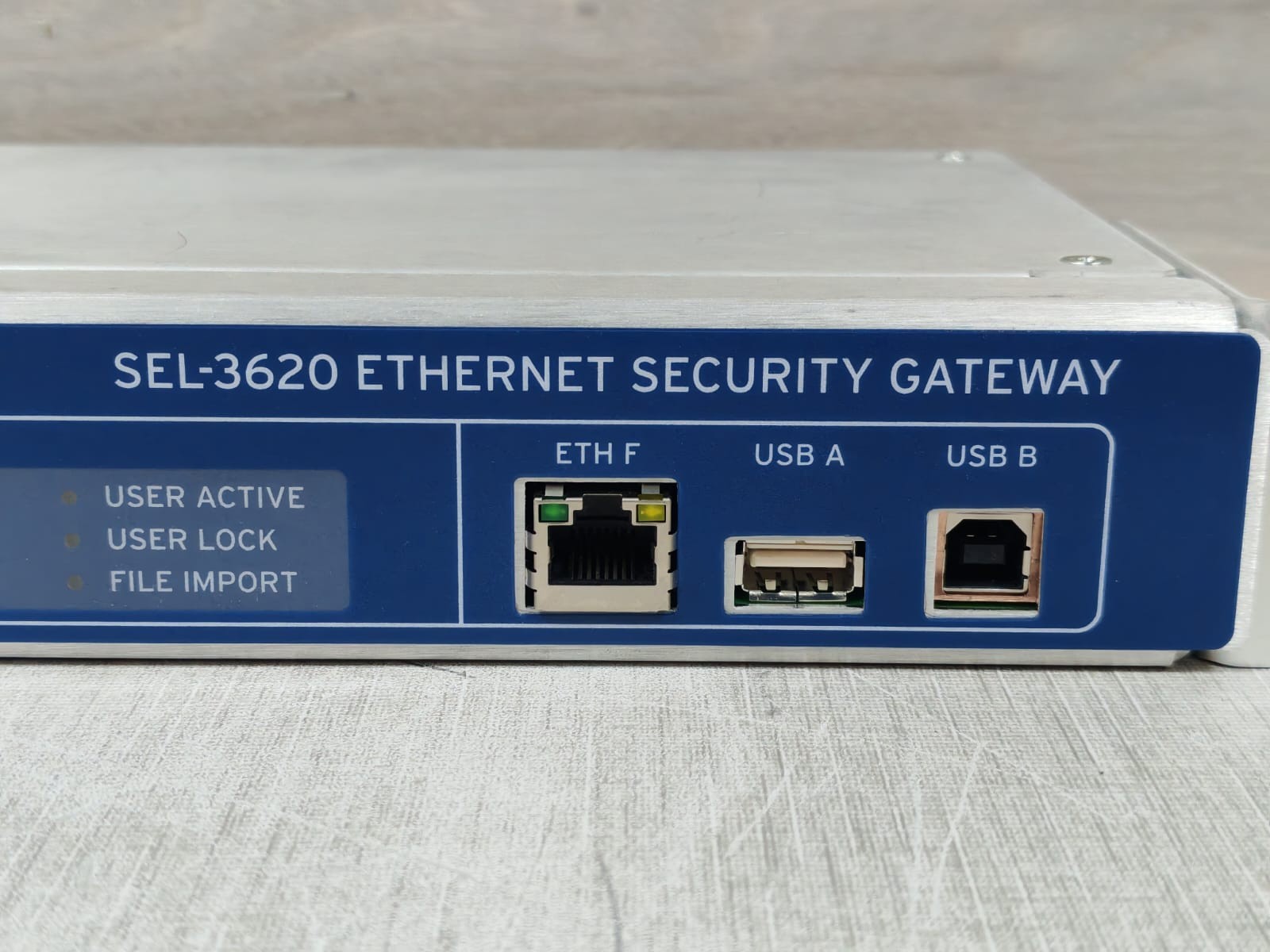 SEL SEL-3620 SEL-3620 3620XHA2XXX1 HW V2.0 ETHERNET SECURITY GATEWAY 120/240AC 4
