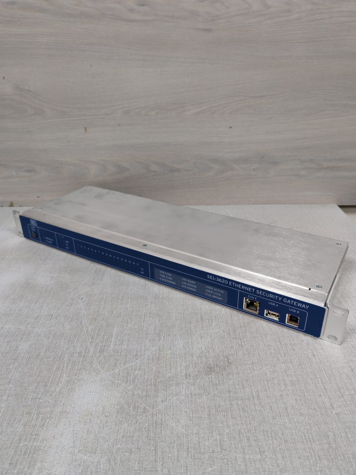 SEL SEL-3620 SEL-3620 3620XHA2XXX1 HW V2.0 ETHERNET SECURITY GATEWAY 120/240AC 6