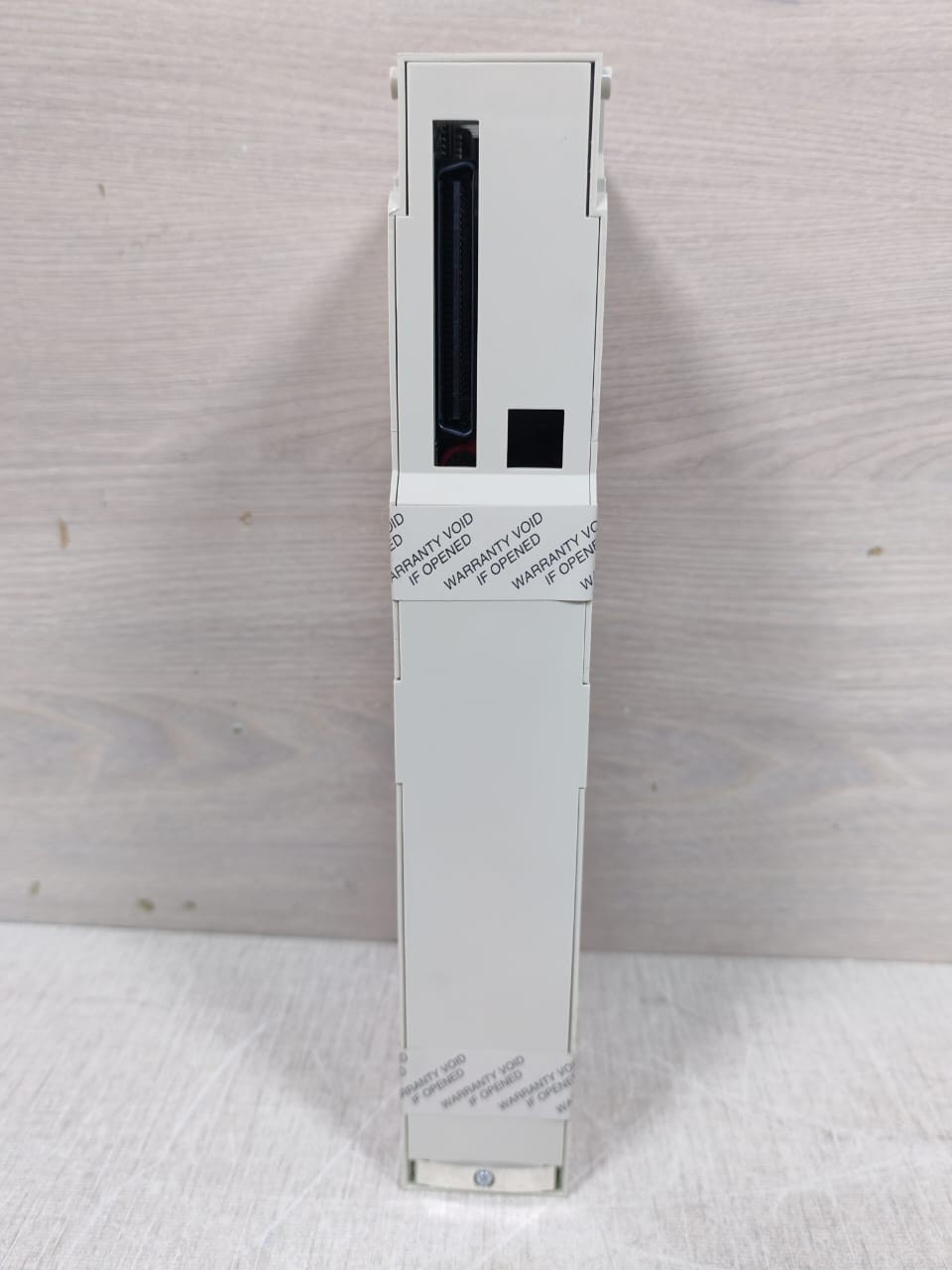 Schneider Electric ACO-030-00 SCHNEIDER MODICON QUANTUM 140 ACO 030 00 ANALOG OUTPUT 8