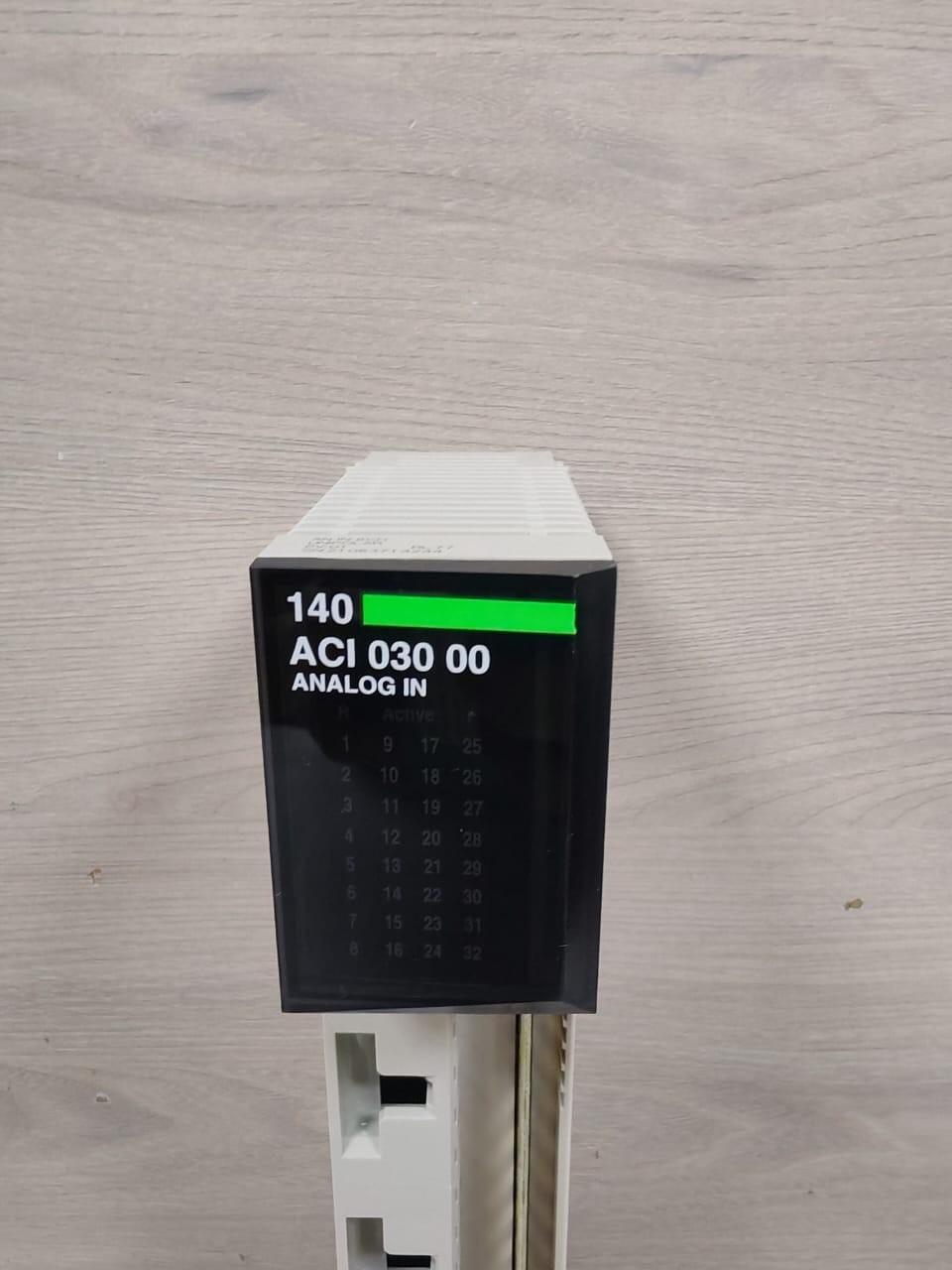 Schneider Electric ACO-030-00 SCHNEIDER MODICON QUANTUM 140 ACO 030 00 ANALOG OUTPUT 9