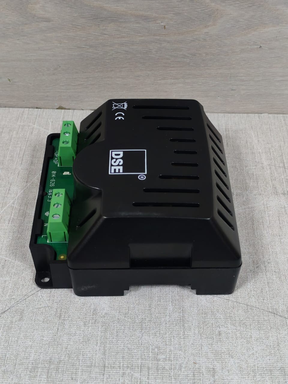 DSE DSE-9150 DSE 9150-004-00 680777 12V 3AMP BATTERY CHARGER 6