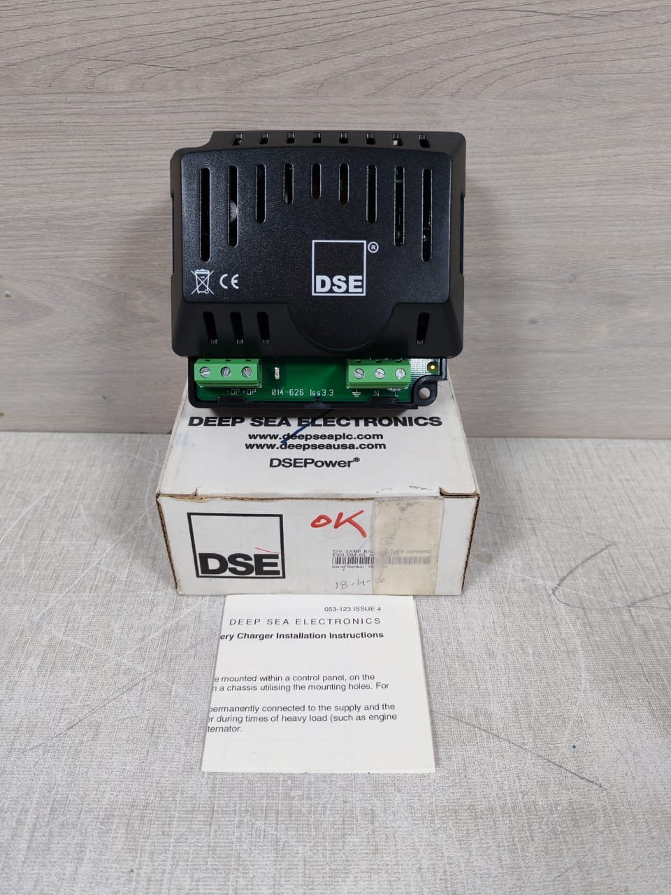 DSE 9150-004-00 680777 12V 3AMP BATTERY CHARGER