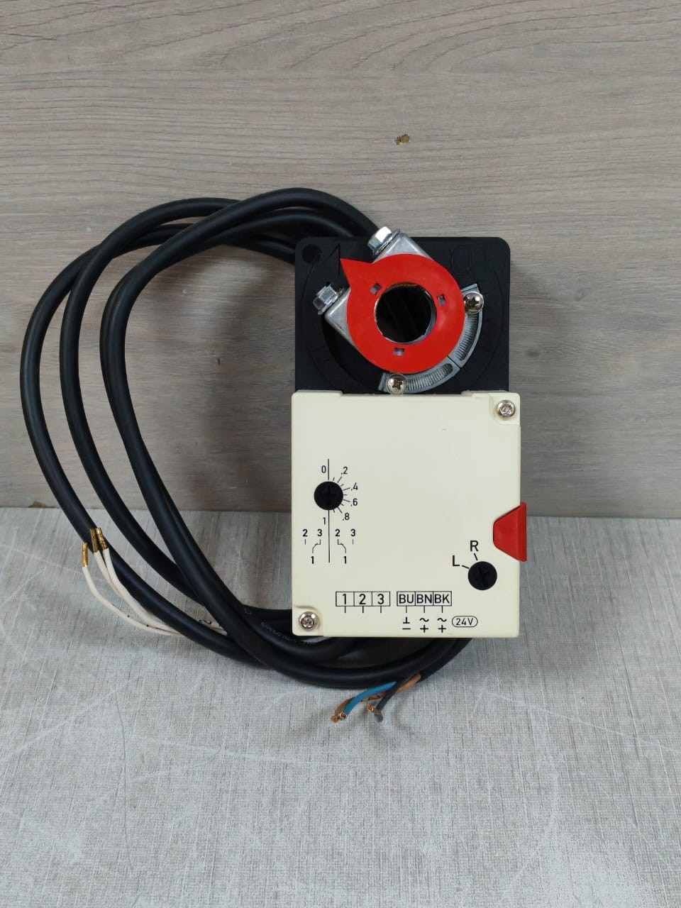 GRUNER 227-024-05-S1 GRUNER 227-024-05-S1 ROTARY ACTUATOR 24VAC/DC 2