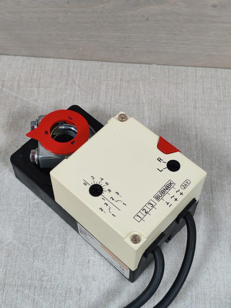 GRUNER 227-024-05-S1 GRUNER 227-024-05-S1 ROTARY ACTUATOR 24VAC/DC 6