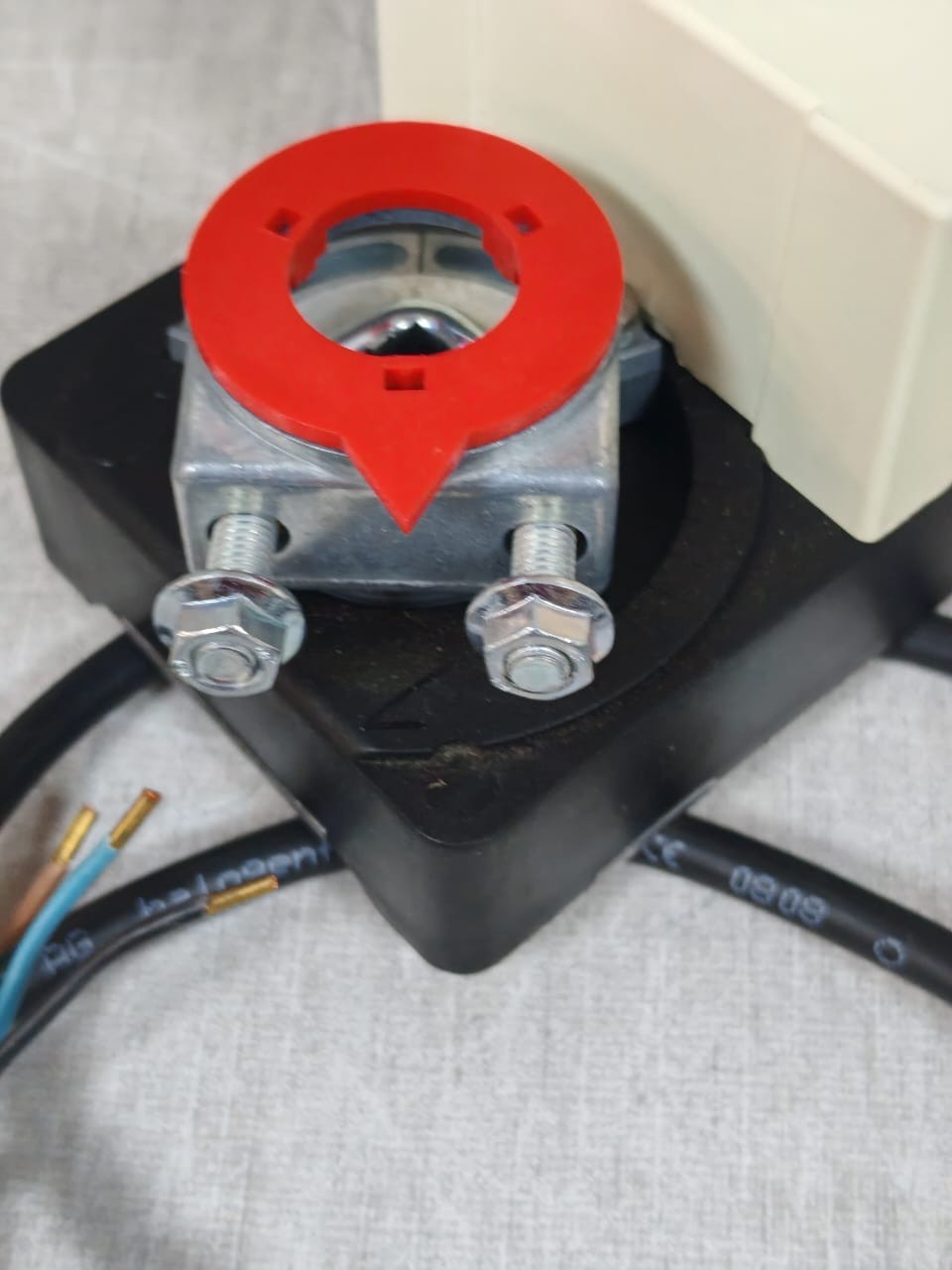 GRUNER 227-024-05-S1 GRUNER 227-024-05-S1 ROTARY ACTUATOR 24VAC/DC 9