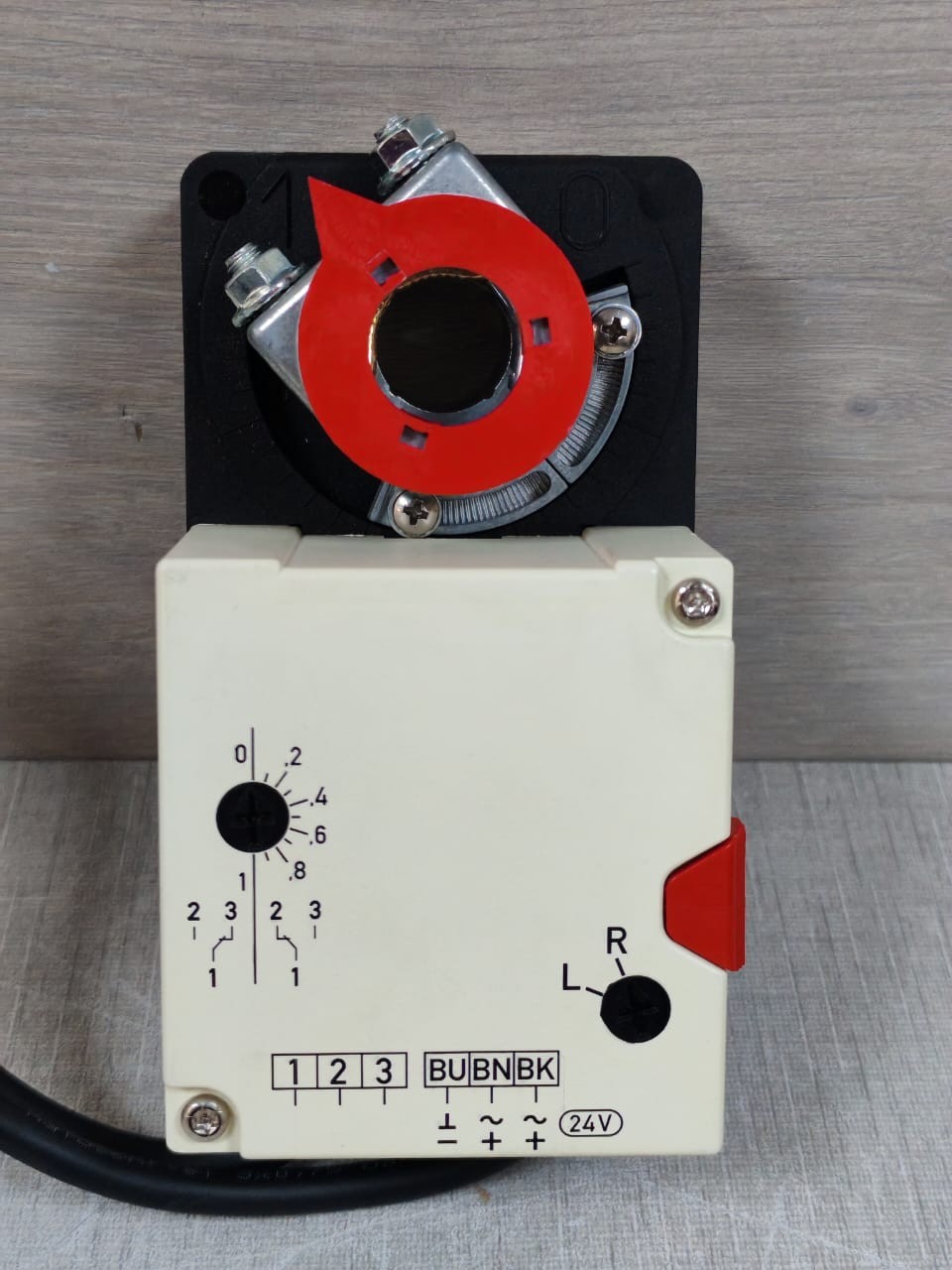 GRUNER 227-024-05-S1 GRUNER 227S-230-05 ROTARY ACTUATOR 230VAC - W/O ORIG.BOX 2