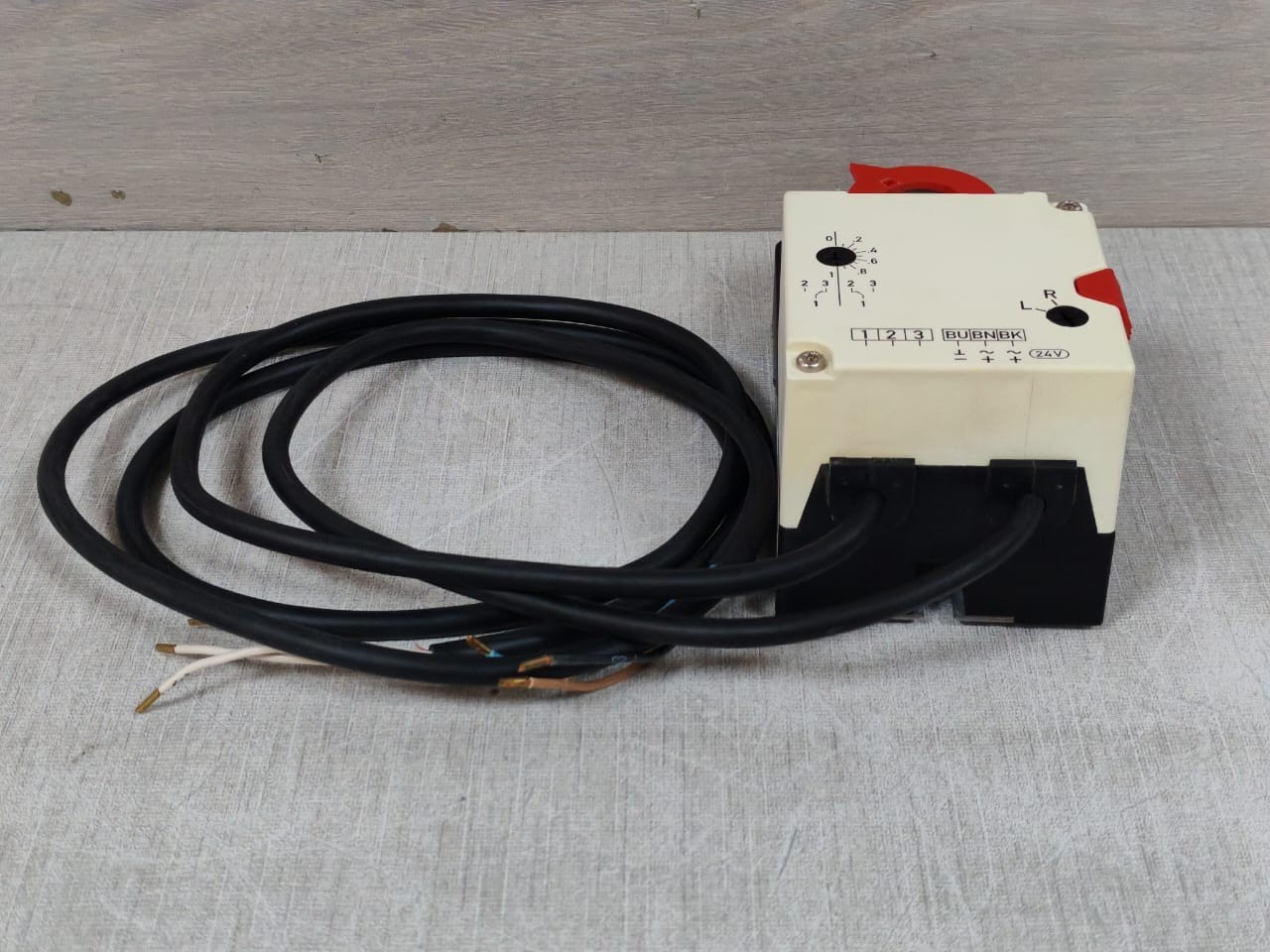 GRUNER 227-024-05-S1 GRUNER 227S-230-05 ROTARY ACTUATOR 230VAC - W/O ORIG.BOX 7