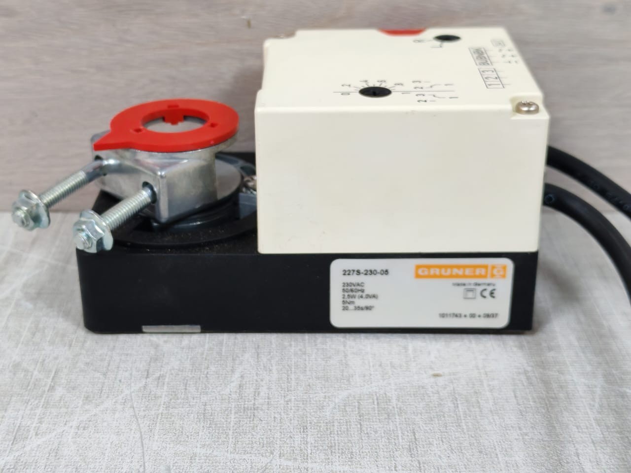 GRUNER 227-024-05-S1 GRUNER 227S-230-05 ROTARY ACTUATOR 230VAC - W/O ORIG.BOX 9
