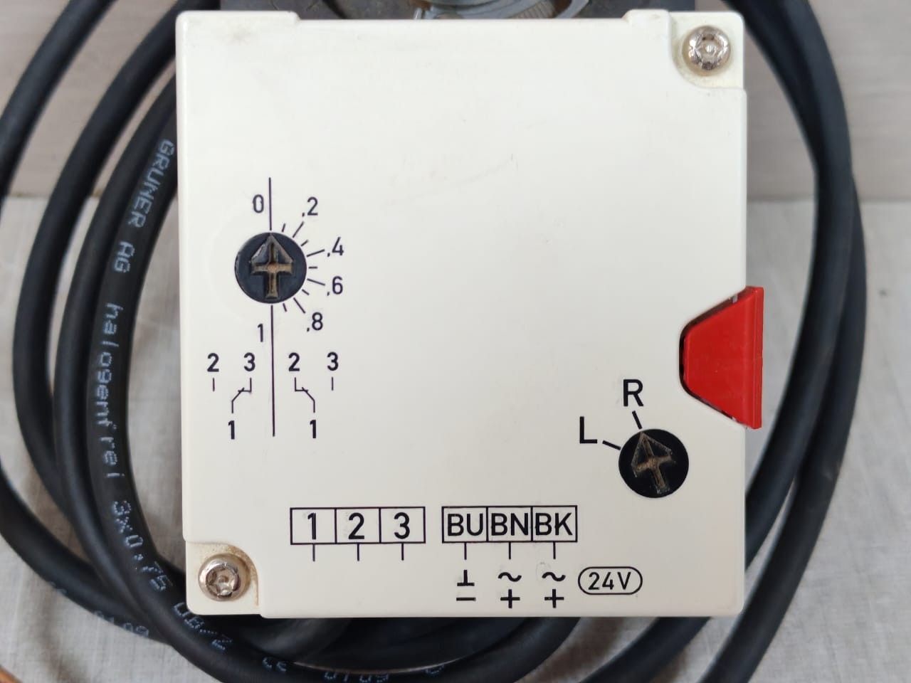 GRUNER 227-024-08-S1 GRUNER 227-024-08-S1 ROTARY ACTUATOR 24VAC/DC 3