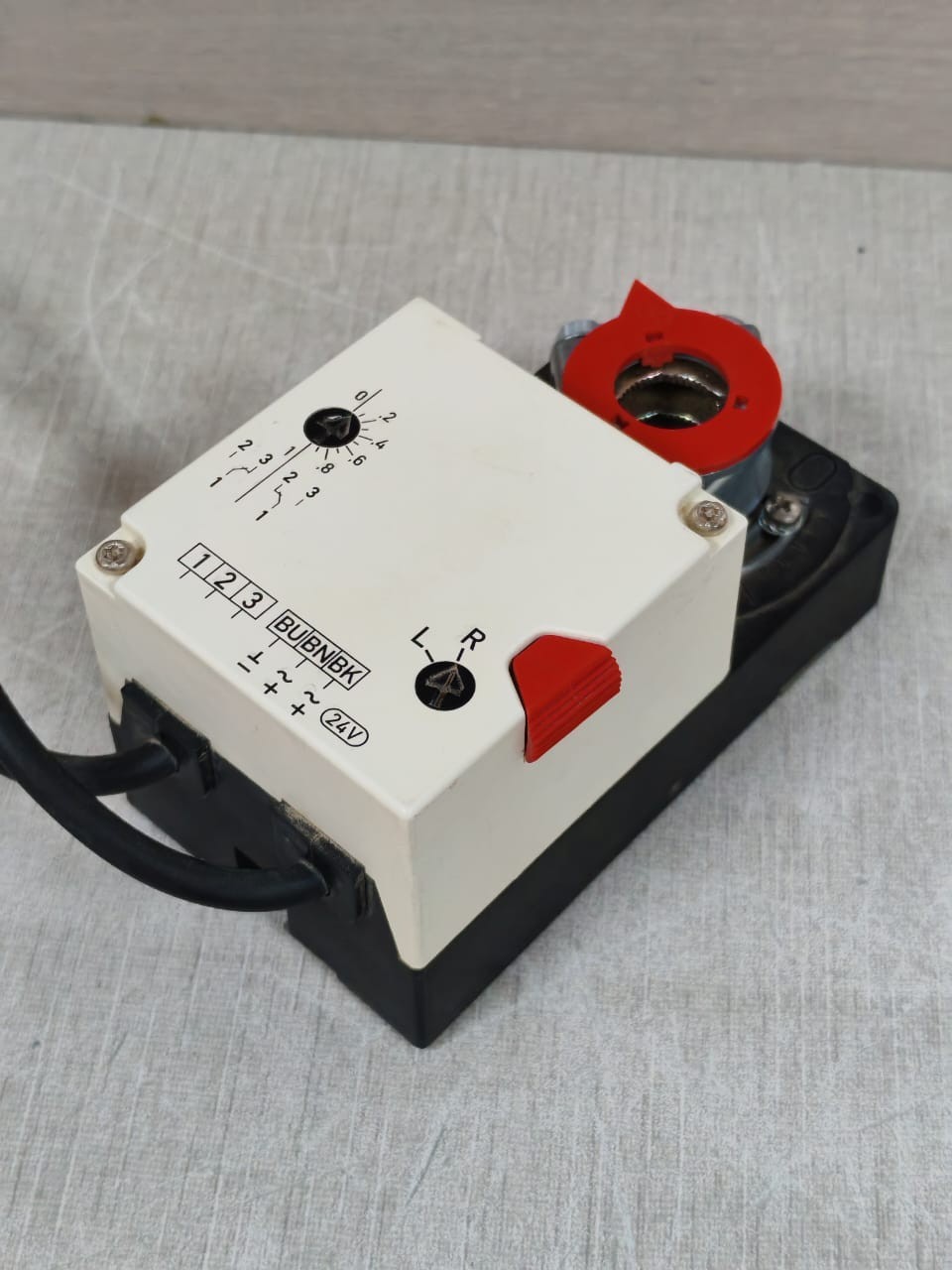 GRUNER 227-024-08-S1 GRUNER 227-024-08-S1 ROTARY ACTUATOR 24VAC/DC 5