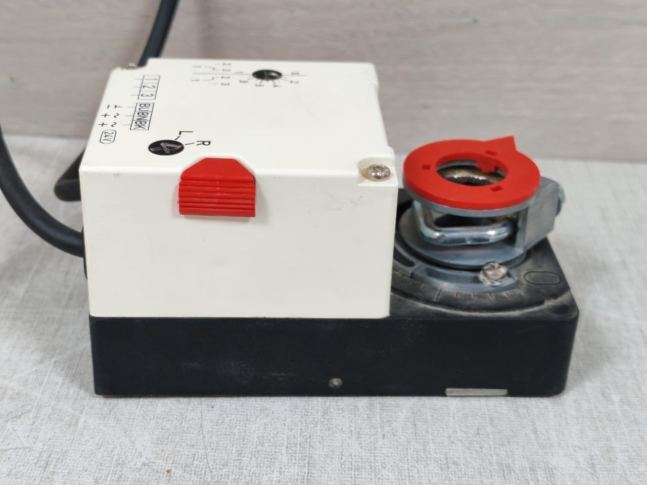 GRUNER 227-024-08-S1 GRUNER 227-024-08-S1 ROTARY ACTUATOR 24VAC/DC 7
