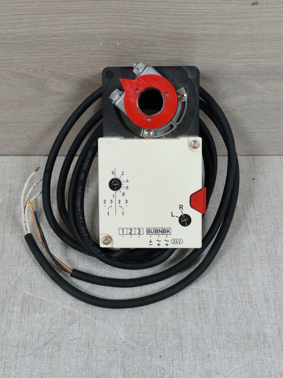 GRUNER 227-024-08-S1 ROTARY ACTUATOR 24VAC/DC