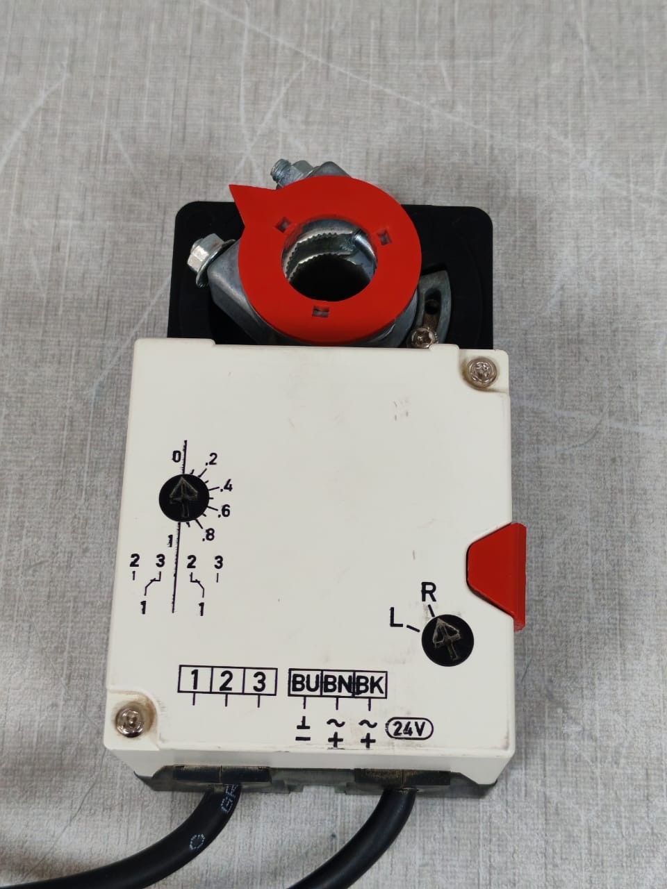 GRUNER 227-024-05-S1 GRUNER 227-024-05-S1 ROTARY ACTUATOR 24VAC/DC 4