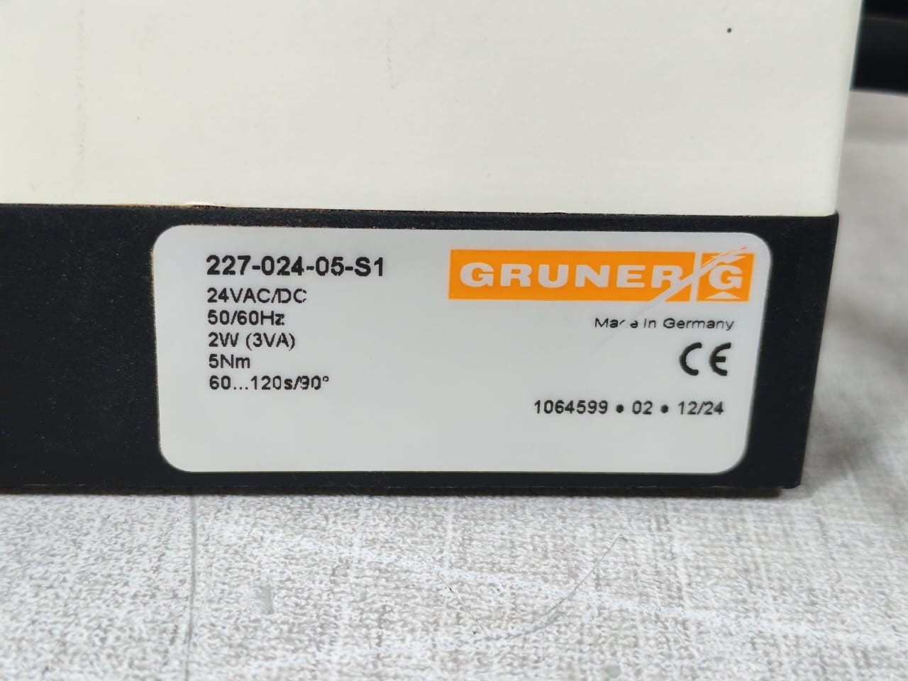 GRUNER 227-024-05-S1 GRUNER 227-024-05-S1 ROTARY ACTUATOR 24VAC/DC 9