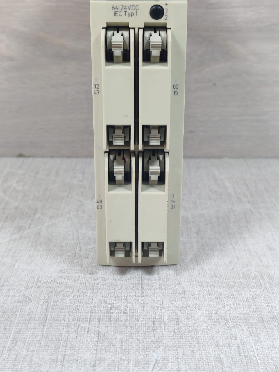 Schneider Electric TSXDEY64D2K PV:06 RL:03 SCHNEIDER ELECTRIC TSXDEY64D2K PV:06 RL:03 DISCRETE INPUT MODULE 24VDC 3
