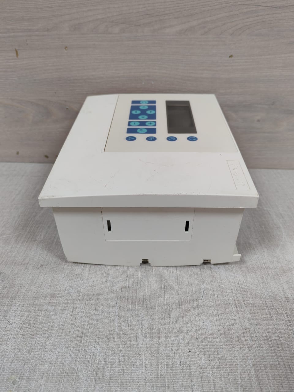 Honeywell XL50A-UMMIPCCBLON HONEYWELL XL50A-UMMIPCCBLON FW:2.08.00 BUILDING CONTROLLER 24VAC-TRIED & TESTED 10