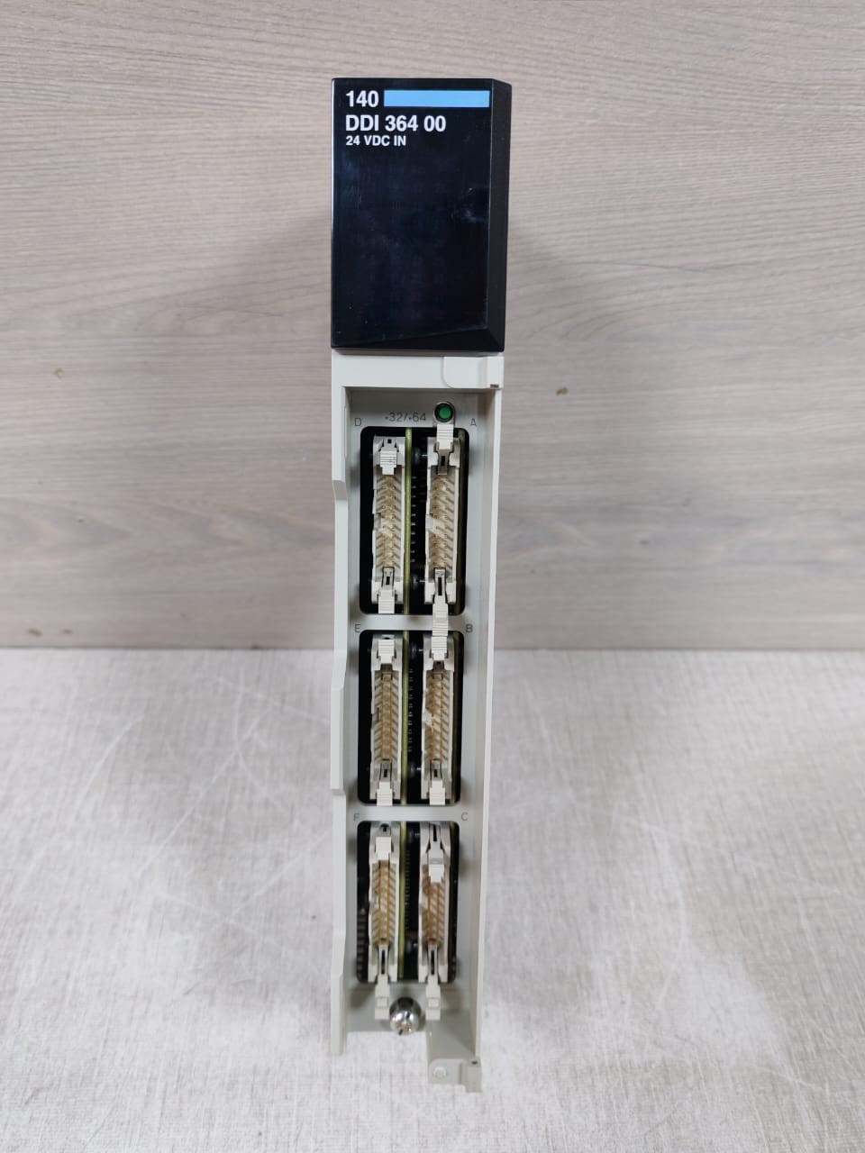 Schneider Electric 140DDI36400 SCHNEIDER ELECTRIC 140DDI36400 Discrete Input Module DC IN 24VDC 2