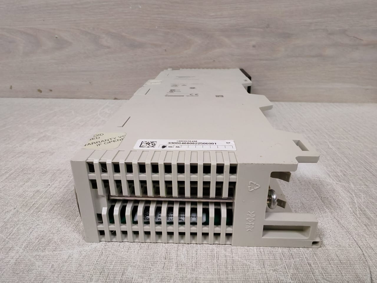 Schneider Electric 140DDI36400 SCHNEIDER ELECTRIC 140DDI36400 Discrete Input Module DC IN 24VDC 9
