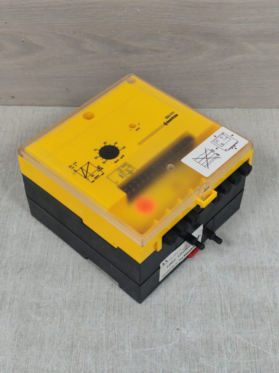 SAUTER SDU101 F001 A0811 SAUTER SDU101 F001 A0811 DIFFERENTIAL PRESSURE TRANSCUDER 7