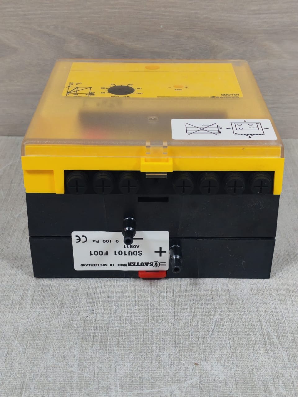 SAUTER SDU101 F001 A0811 SAUTER SDU101 F001 A0811 DIFFERENTIAL PRESSURE TRANSCUDER 10