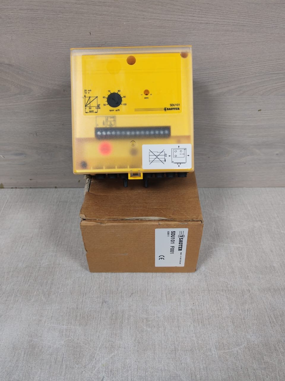SAUTER SDU101 F001 A0811 DIFFERENTIAL PRESSURE TRANSCUDER