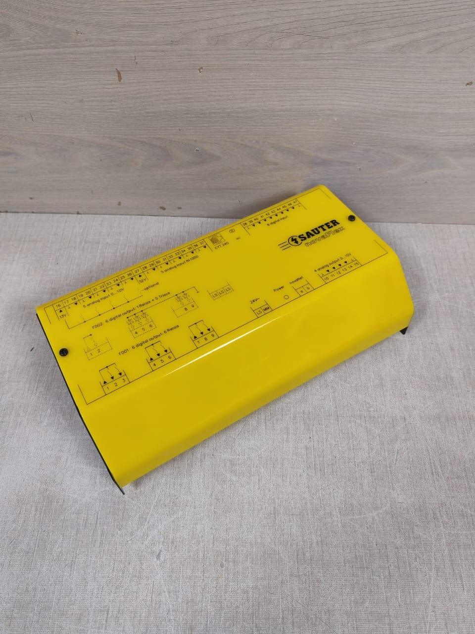 Sauter EYR-203 SAUTER EYR 203 F001 NOVAFLEX UNIVERSAL CONTROLLER 24V 5