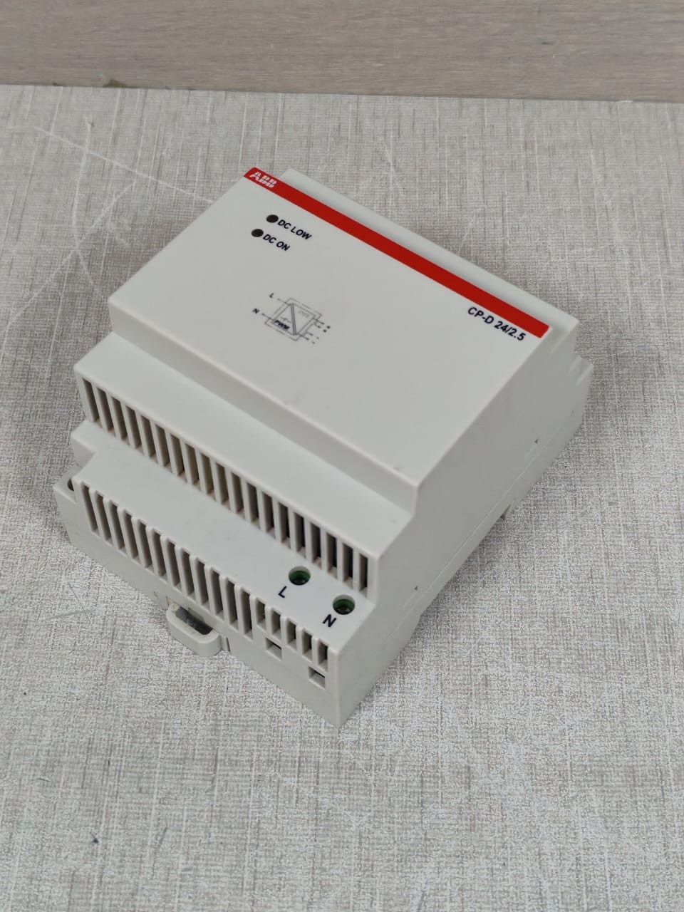 ABB CP-D 24/2.5 ABB CP-D 24/2.5 2CDG120037R0011 PRION POWER SUPPLY 24VDC 4