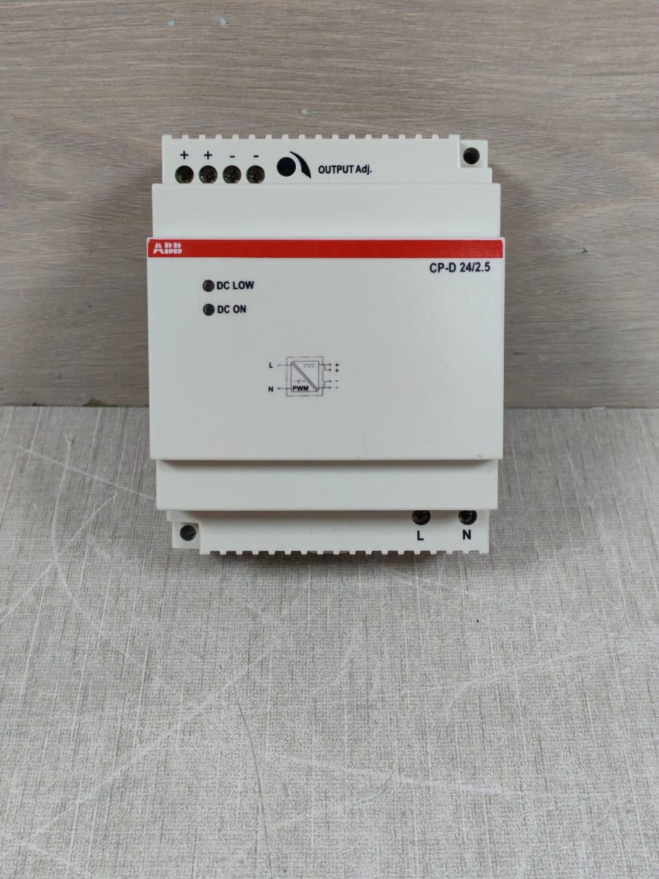 ABB CP-D 24/2.5 2CDG120037R0011 PRION POWER SUPPLY 24VDC
