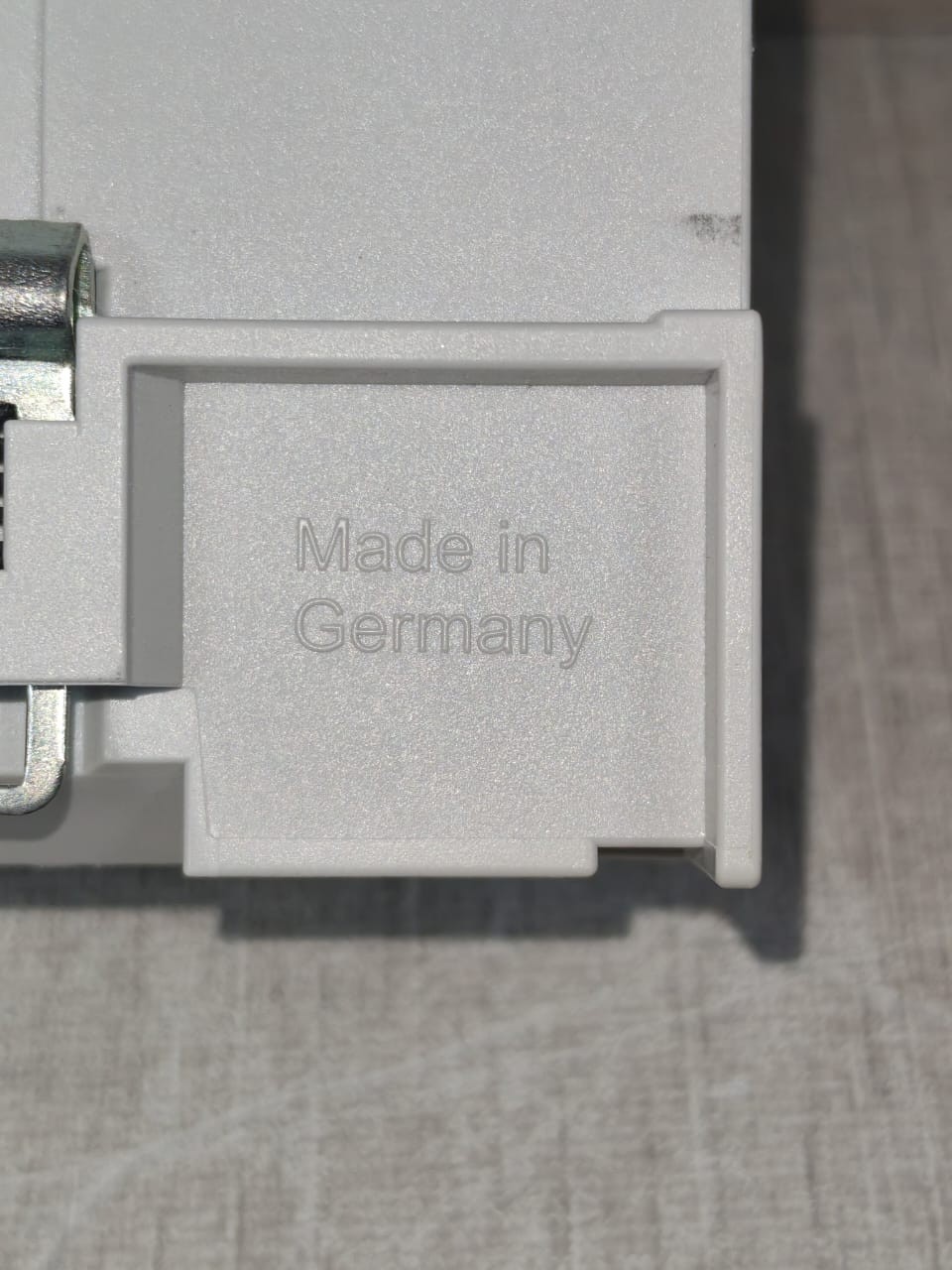 ABB S30.200.3.1 ABB SV/S30.200.3.1 2CDG1110238R0011 I-BUS KNX POWER SUPPLY - W/O ORIG. BOX 9
