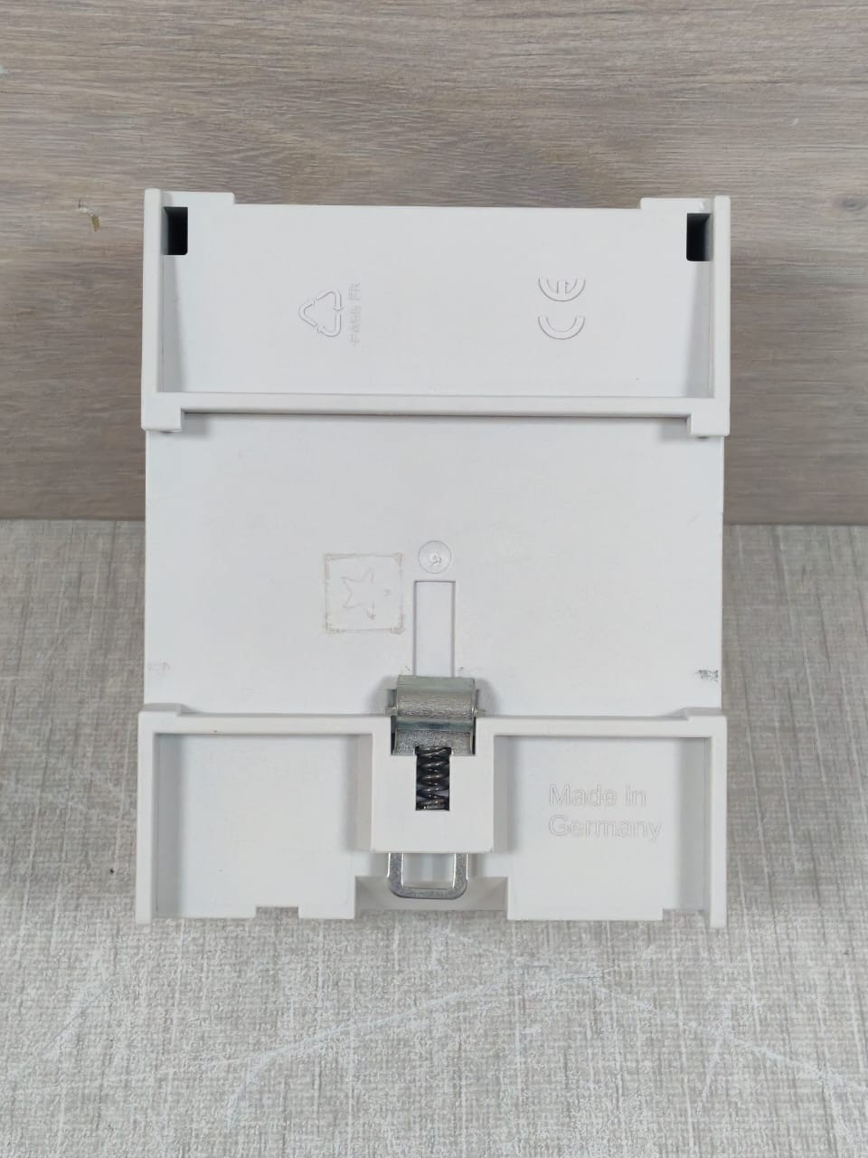ABB S30.200.3.1 ABB SV/S30.200.3.1 2CDG1110238R0011 I-BUS KNX POWER SUPPLY - W/O ORIG. BOX 10
