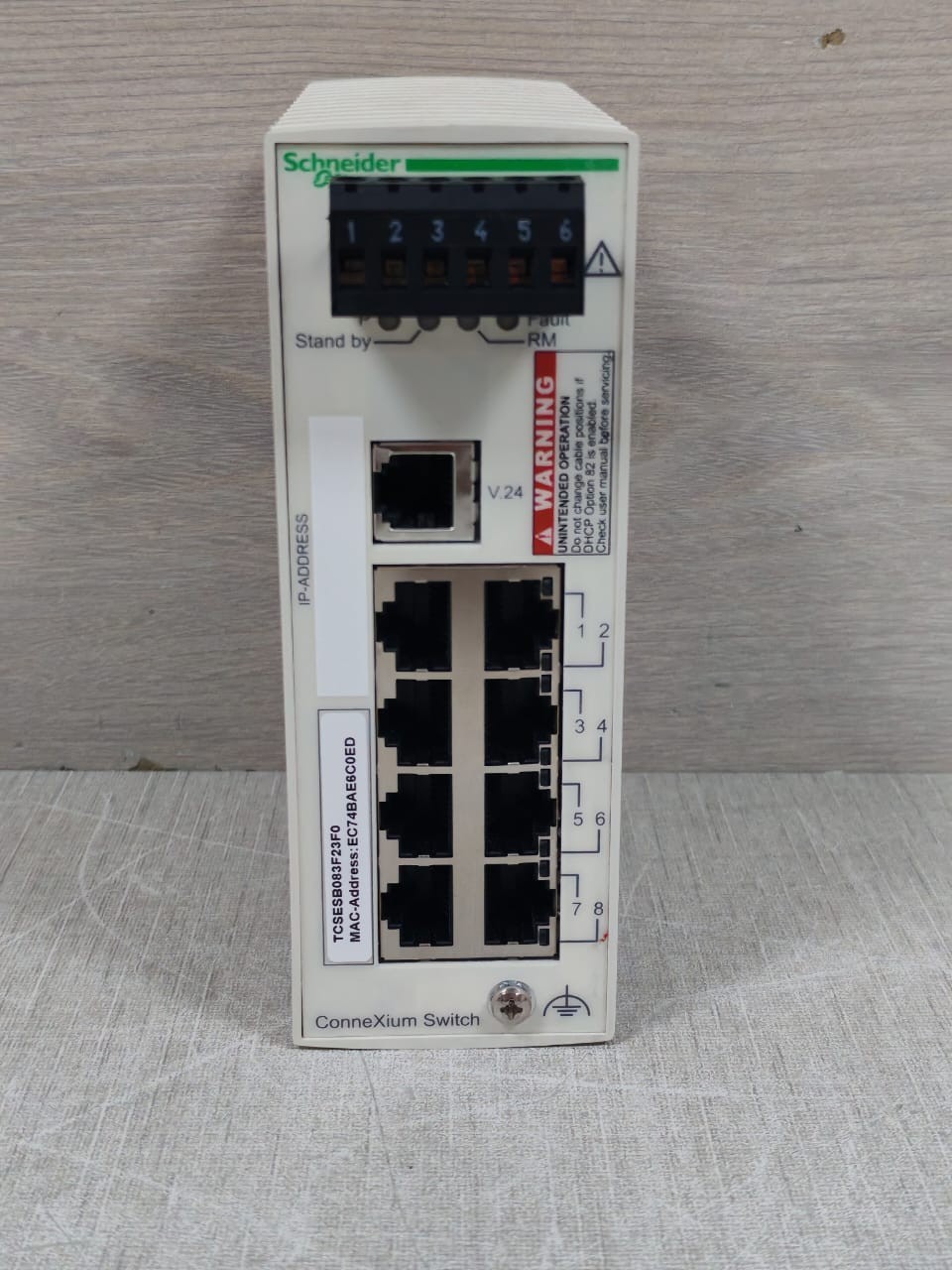 Schneider Electric TCSESB083F23F0 SCHNEIDER ELECTRIC TCSESB083F23F0 CONNEXIUM BASIC SWITCH 8TX 2