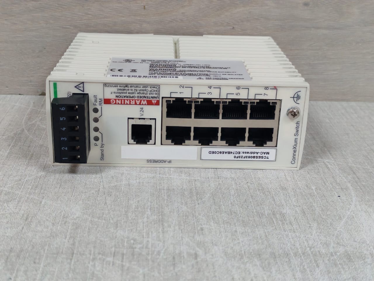 Schneider Electric TCSESB083F23F0 SCHNEIDER ELECTRIC TCSESB083F23F0 CONNEXIUM BASIC SWITCH 8TX 6