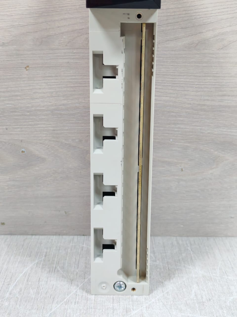 Schneider Electric 140AVI0300 SCHNEIDER ELECTRIC 140AVI0300 ANALOG INPUT 8CH BIPOLAR 6