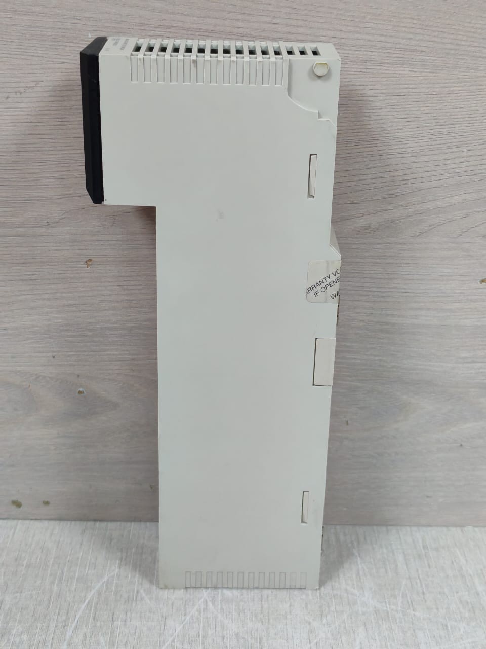 Schneider Electric 140AVI0300 SCHNEIDER ELECTRIC 140AVI0300 ANALOG INPUT 8CH BIPOLAR 10