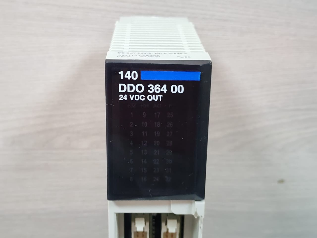 Schneider Electric 140DDO36400 SCHNEIDER ELECTRIC 140DDO36400 DISCRETE OUTPUT MODULE 6X16 SOURCE 2