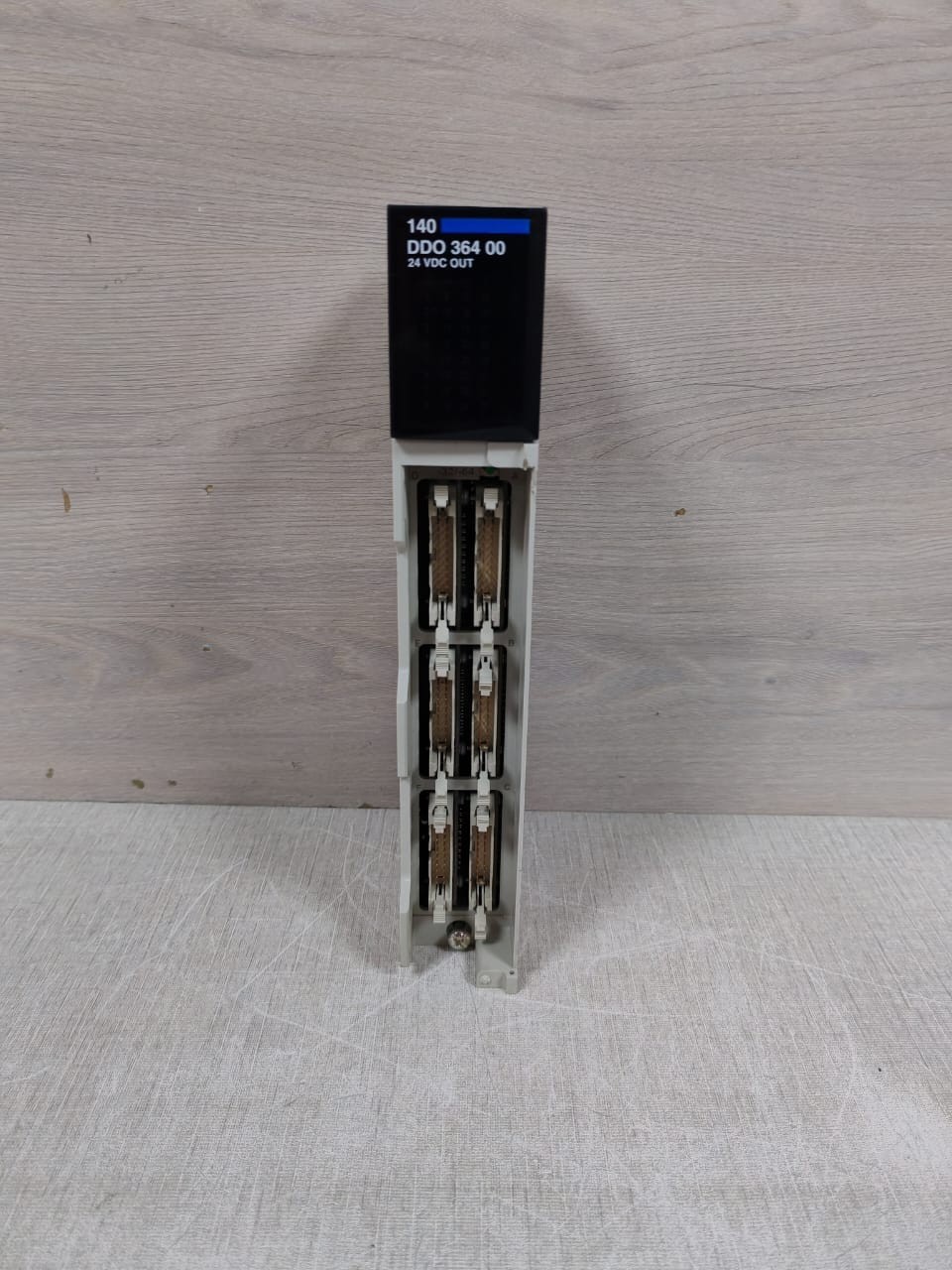 SCHNEIDER ELECTRIC 140DDO36400 DISCRETE OUTPUT MODULE 6X16 SOURCE