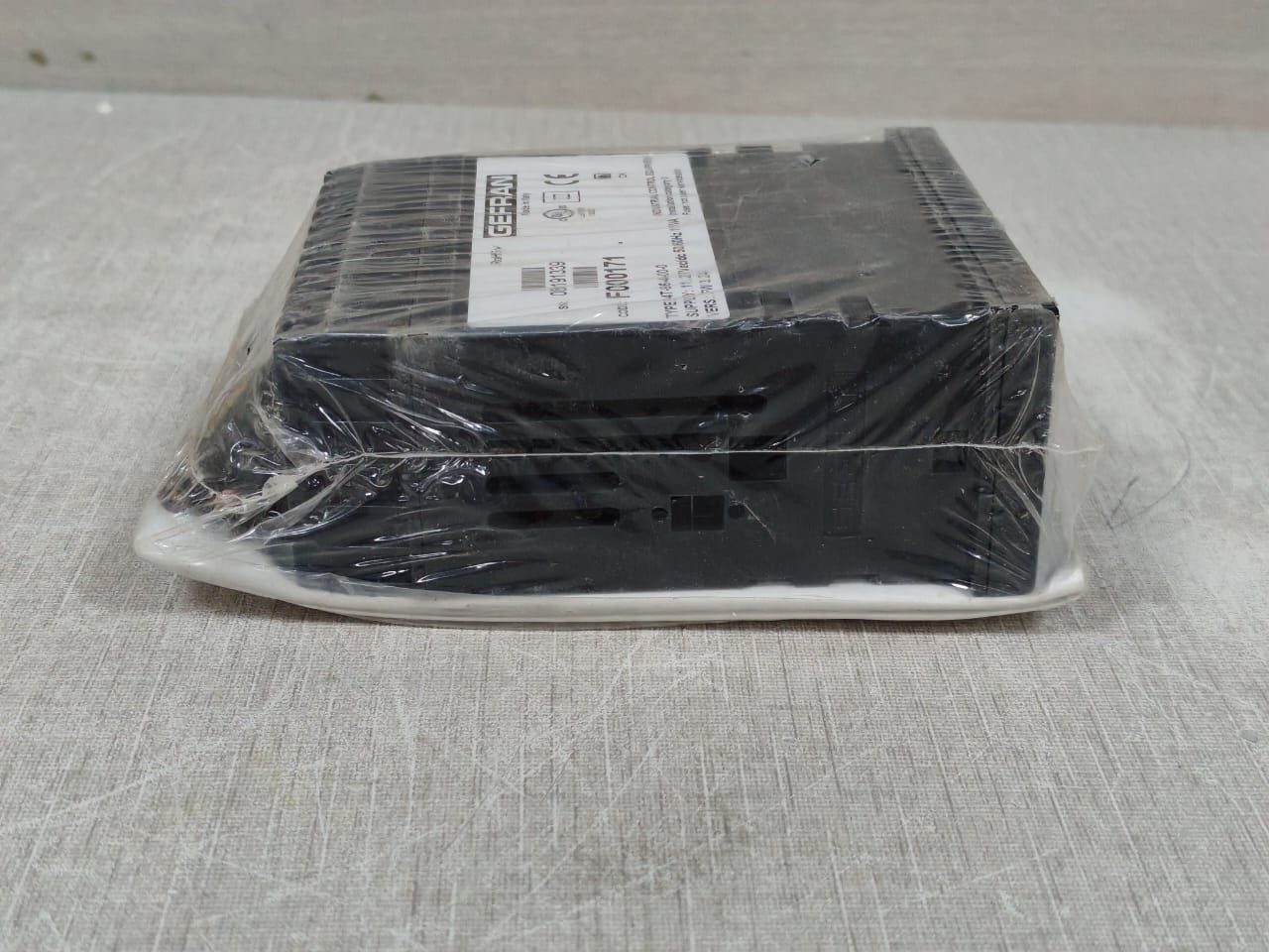 Gefran F000171 GEFRAN 4T-96-4-00-0 F000171 F/W:3.24 TEMPERATURE CONTROLLER 7