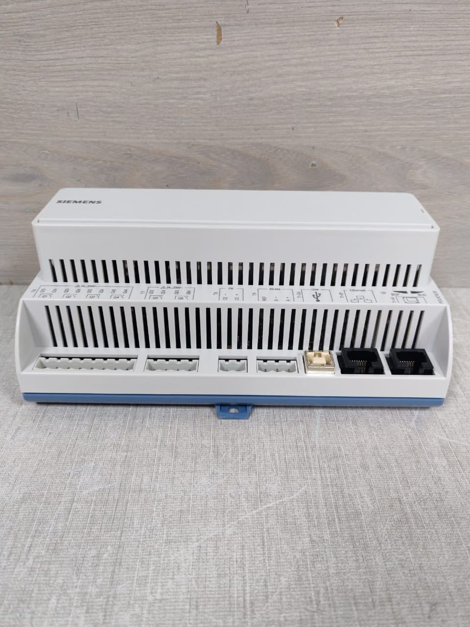 Siemens POL638.00/STD SIEMENS POL638.00/STD CONTROLLER 21 IOs, IP 8