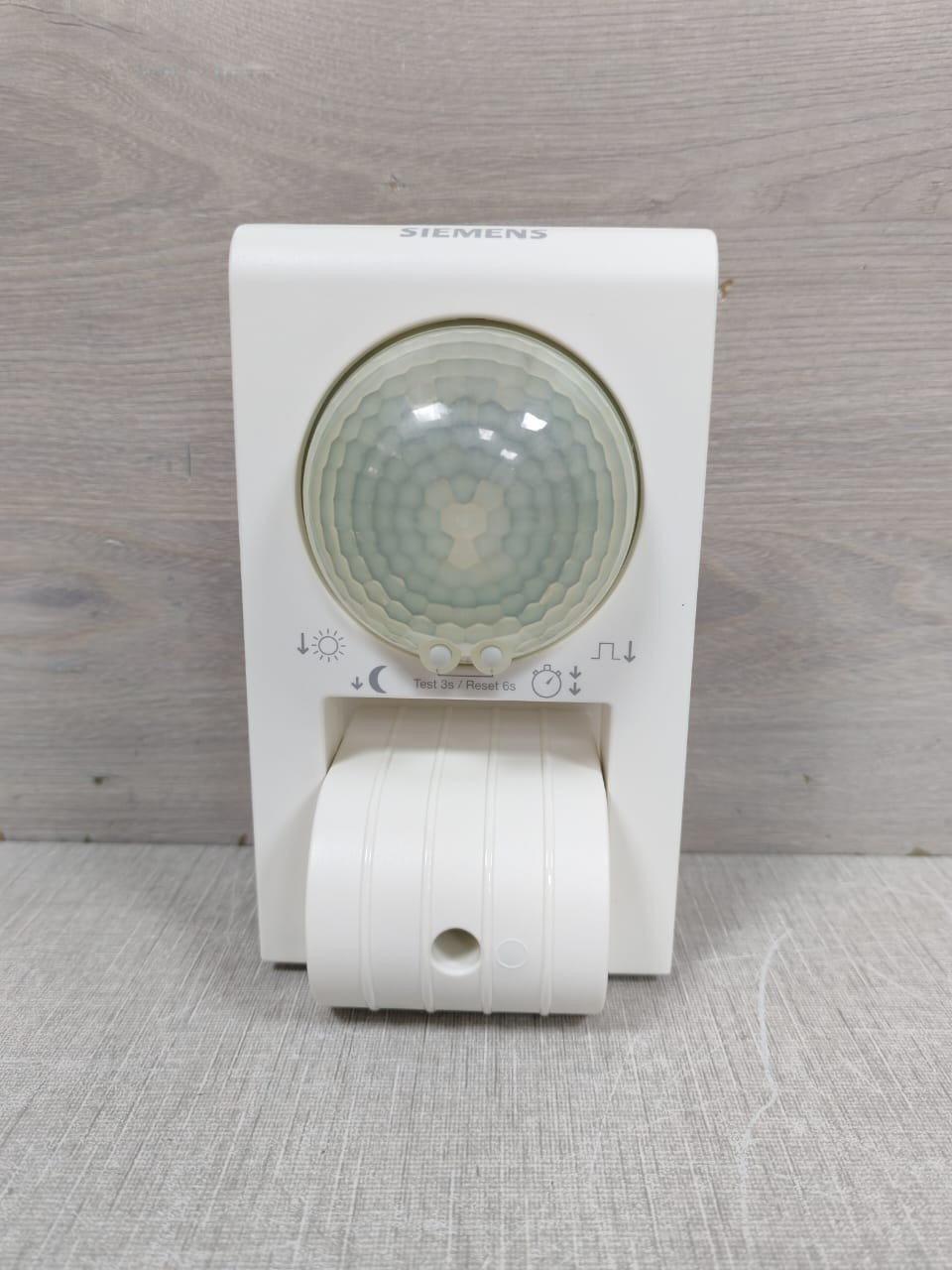 Siemens SIEMENS 5WG1 251-3AB11 SIEMENS 5WG1 251-3AB11 MOTION DETECTOR 2
