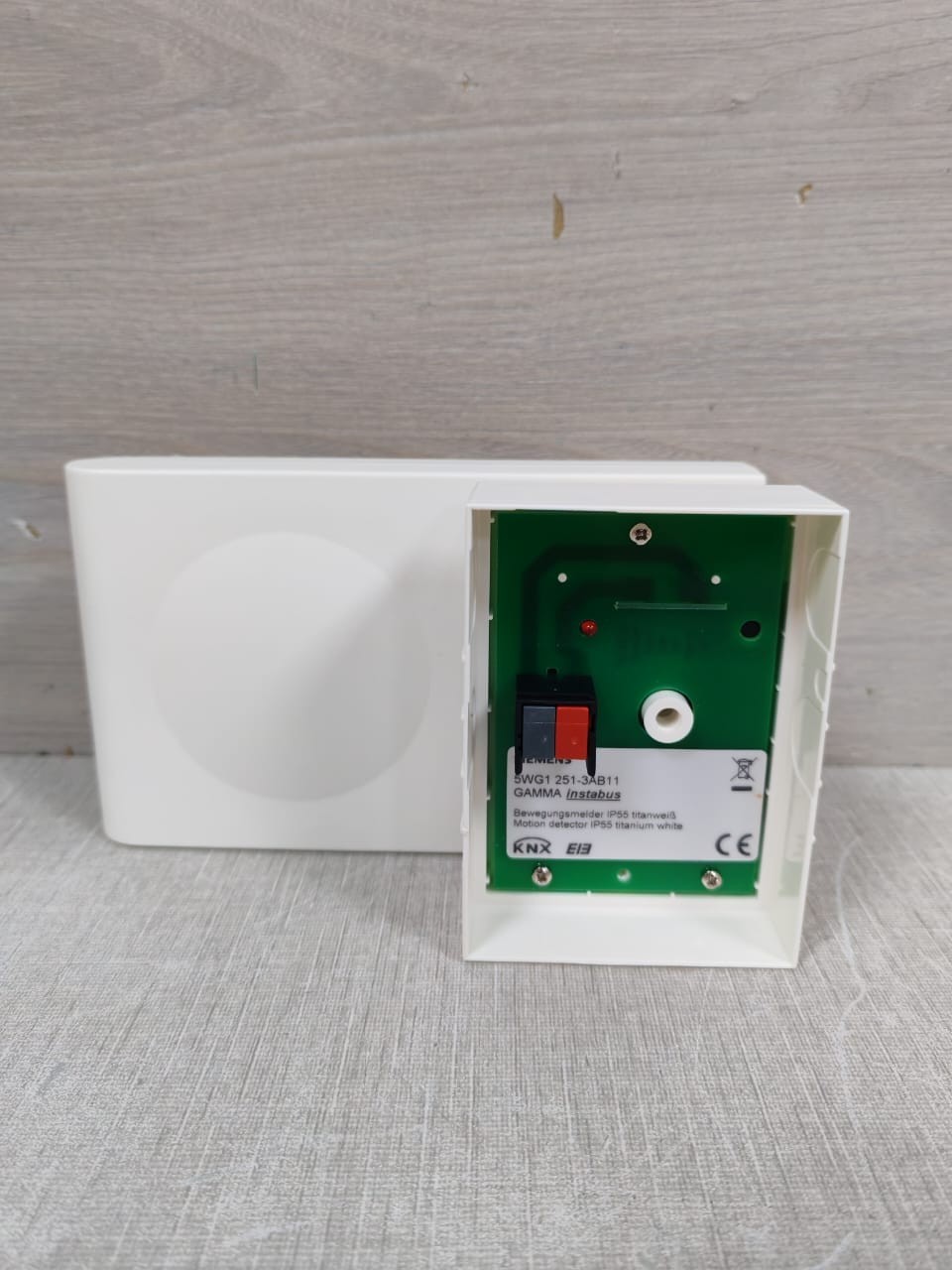 Siemens SIEMENS 5WG1 251-3AB11 SIEMENS 5WG1 251-3AB11 MOTION DETECTOR 7