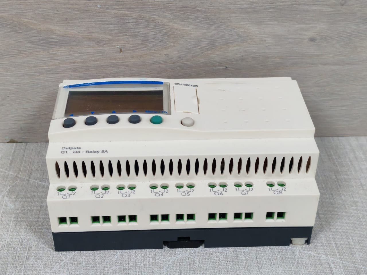 Schneider Electric B201BD Telemecanique By Schneider Electric SR2 B201BD Compact Smart Relay 6