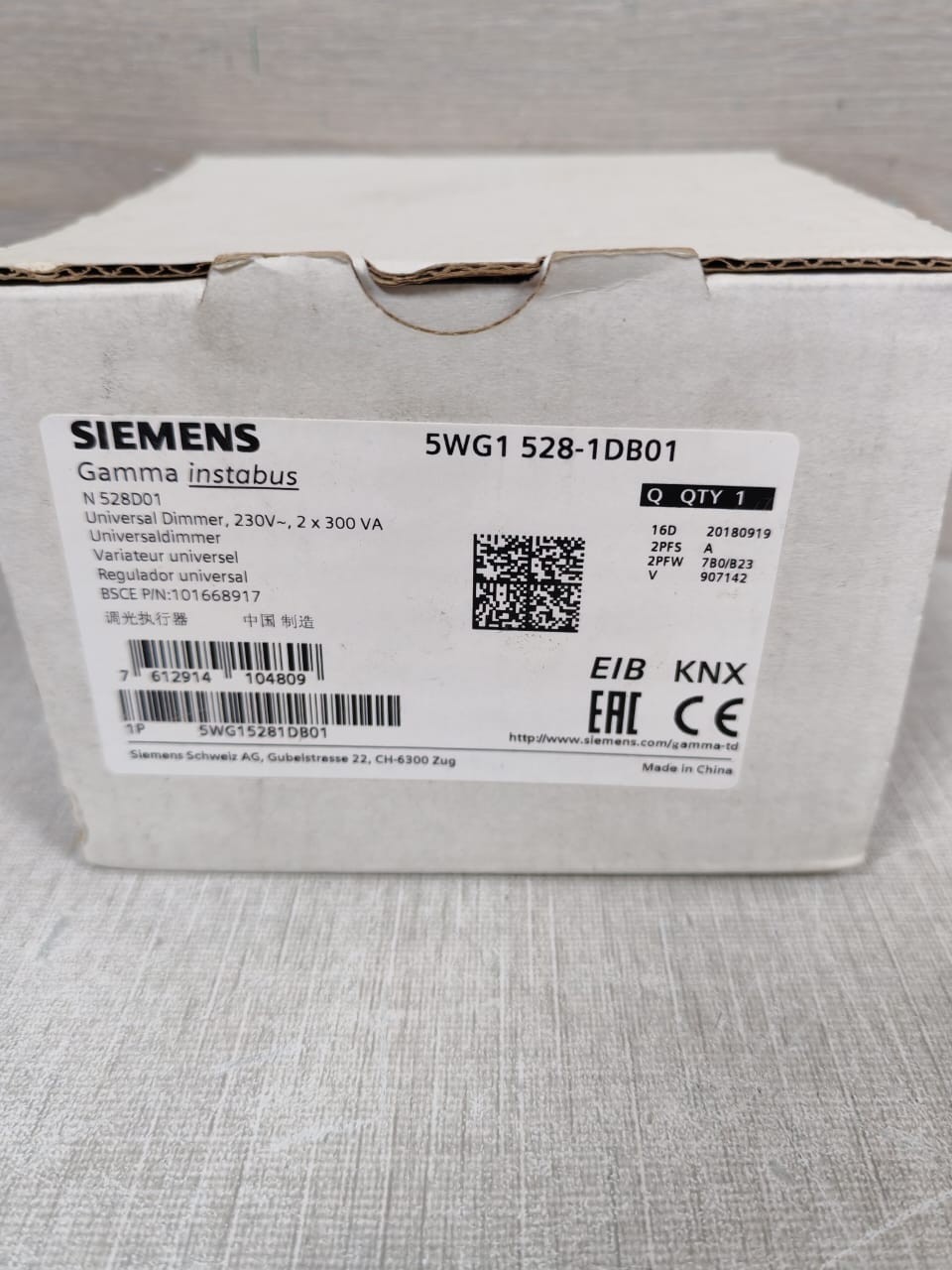Siemens SIEMENS 5WG1 528-1DB01 SIEMENS 5WG1 528-1DB01 UNIVERSAL DIMMER 230V 50/60 Hz 8