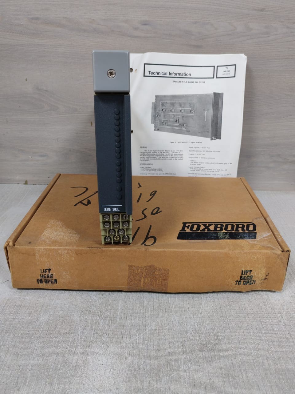 FOXBORO SIG SEL N0301KN J 2AX+SSL ST A SIGNAL SELECTOR MODULE