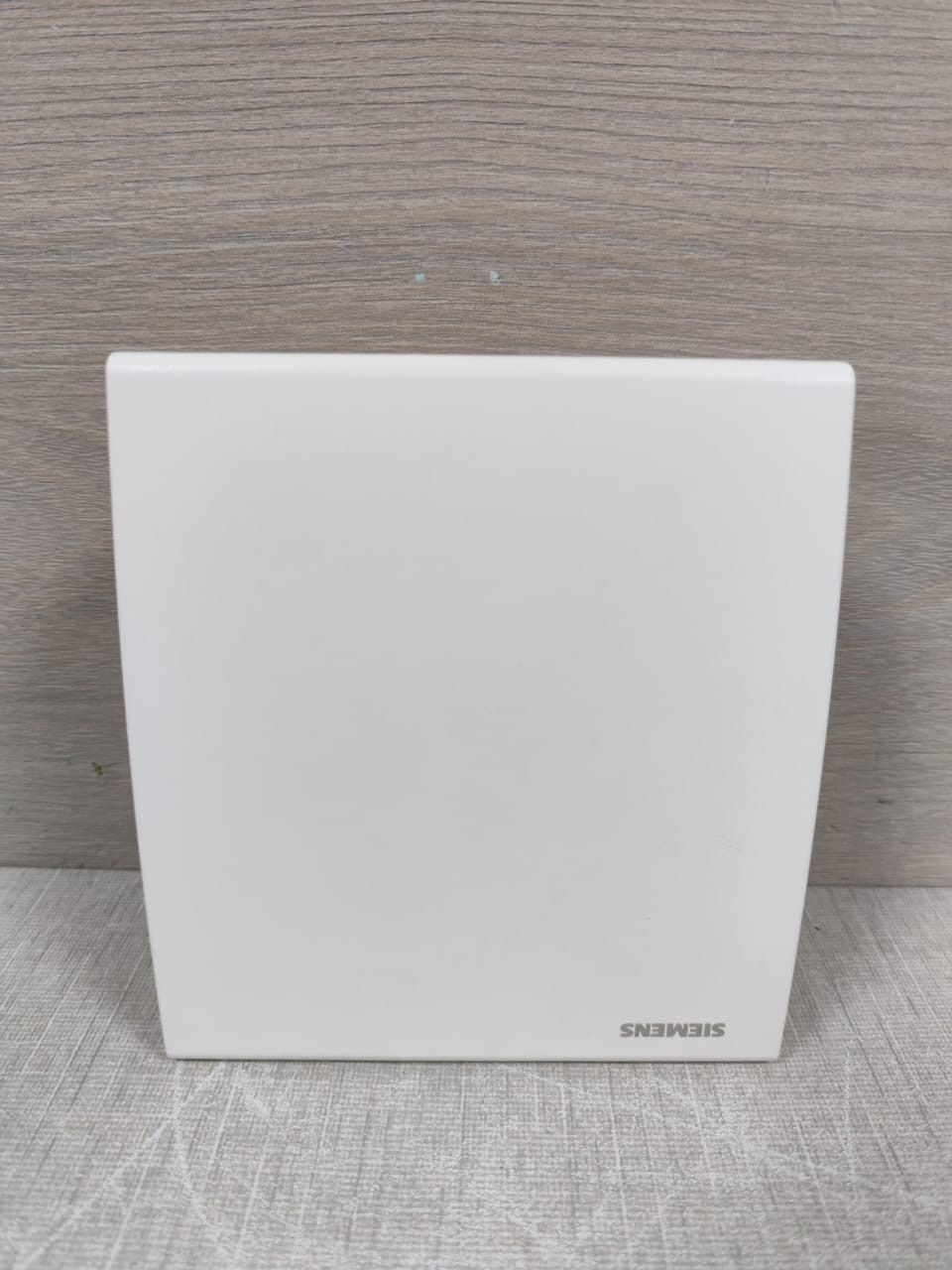 Siemens QAA2061 SIEMENS QAA2061 ROOM TEMPERATURE SENSOR 2